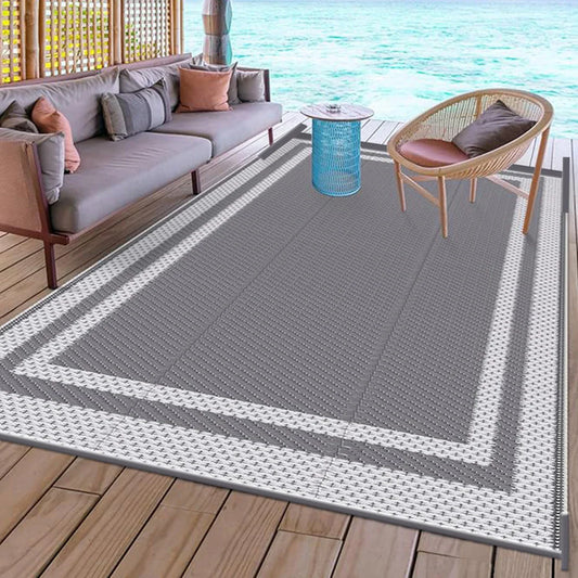 Idées pour aménager un petit balcon avec tapis et déco
