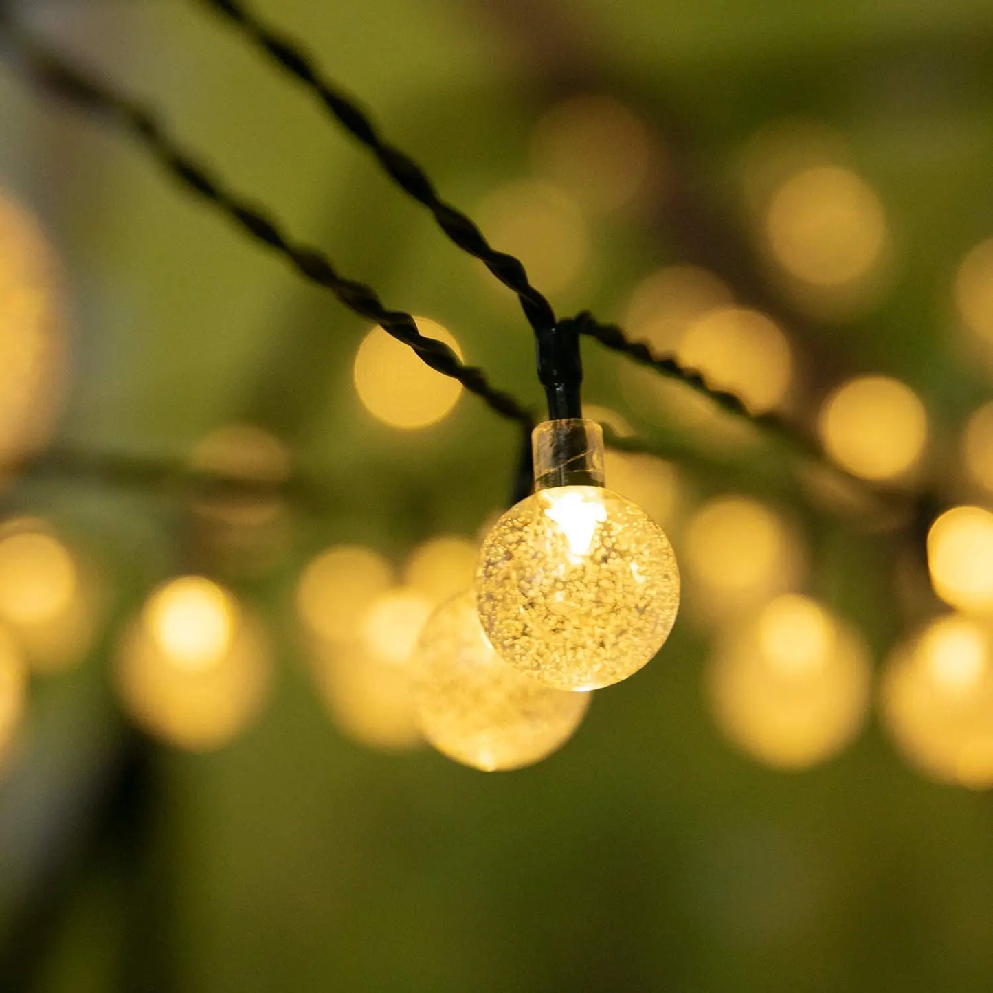 Guirlande Solaire 200 LEDs Globes Cristal Étoilés - vue détaillée